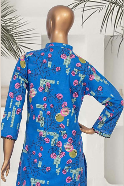 Aamsah azure blue kurta set with lavender and blush floral patterns, rivalling Fabricoz and Deshi Besh designs in Pakistani fashion for women.