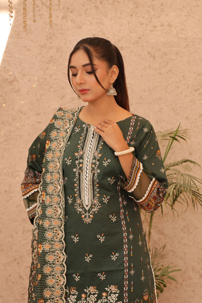 Embroidered lawn kurta with matching dupatta and pants, inspired by Pakistani fashion from brands like Cross Stitch and Iznik.