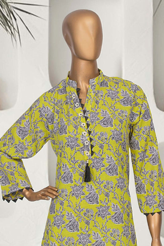 Elegant morning mist blue Khaddar kurta with floral motifs, perfect for Pakistani cultural events, alternative to House of Huda and StringnThread styles.