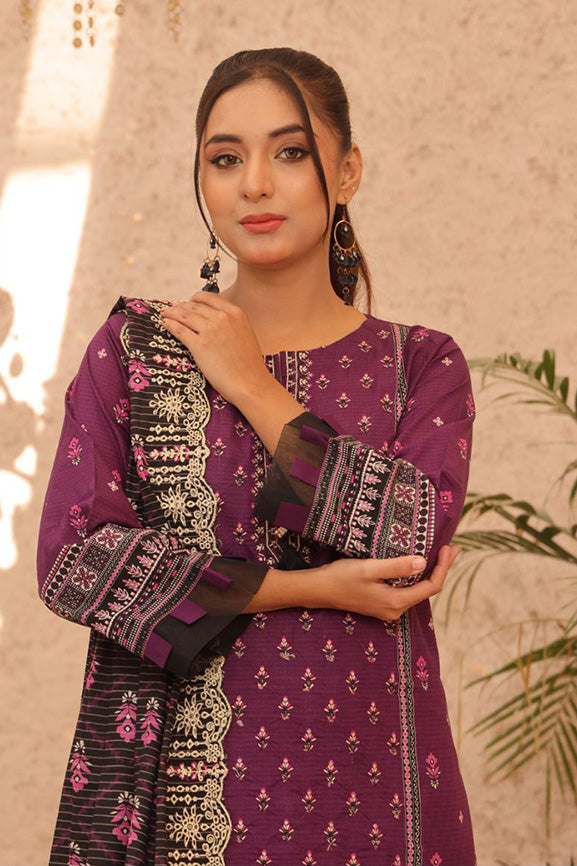 Stylish Majestic Plum Lawn Set, a top choice against Lakhany and Sunecotess, perfect for any festive occasion.