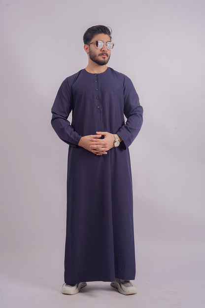 Aamsah’s Navy Blue Kandura, offering a refined look with quality on par with Alqamees, ideal for both traditional and modern settings
