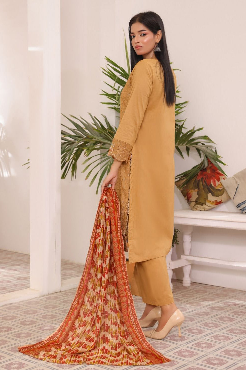 Embroidered Chikan Kari Pakistani Women’s Outfit for Weddings in USA